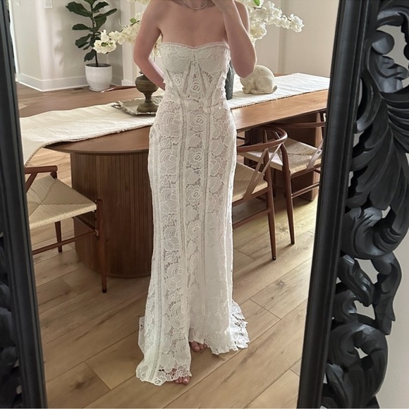 Rococo Sand | X Revolve Paris Lace Gown In White Strapless Size Small NEW - Picture 11 of 11